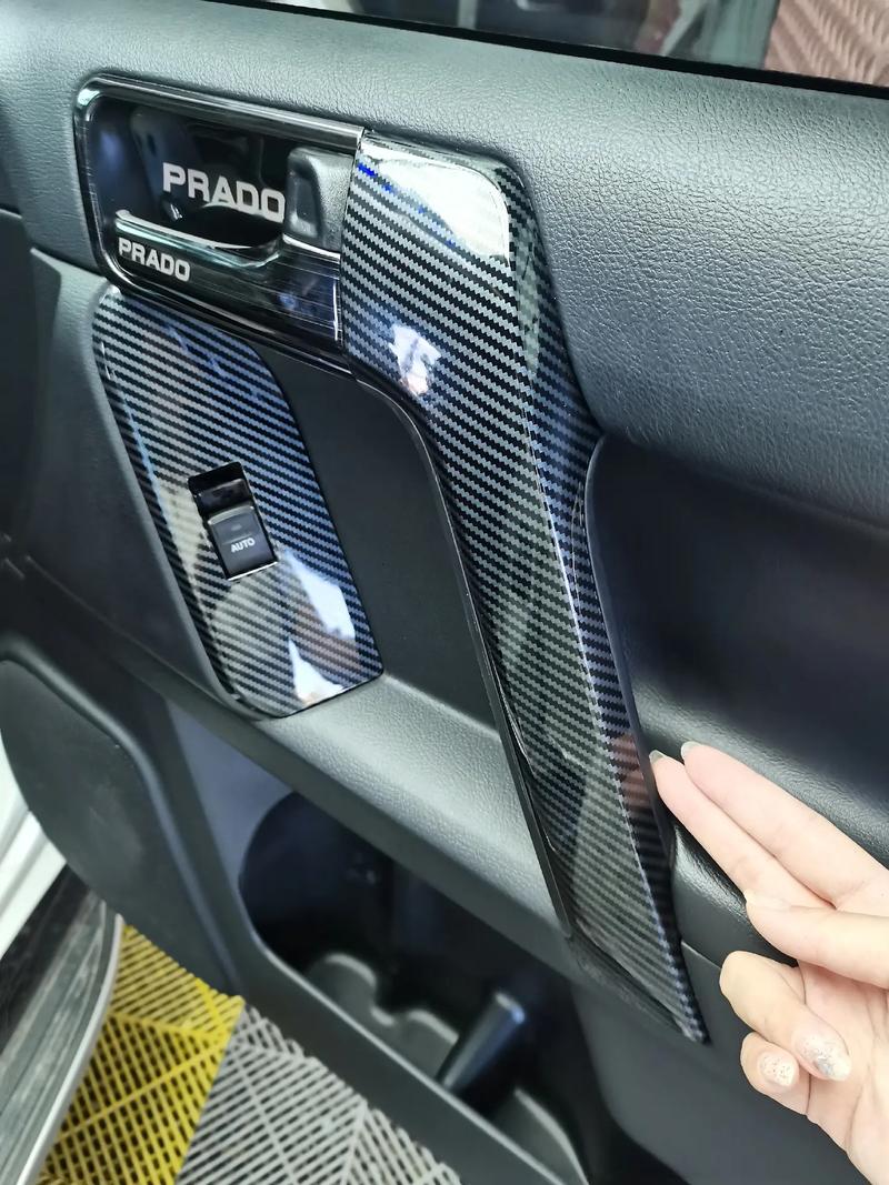 霸道碳纖維內飾件 提升汽車格調與性能的精致選擇