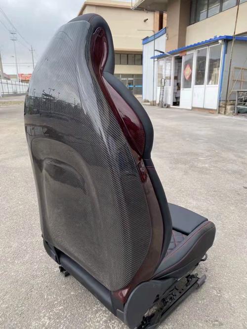 奧迪S4碳纖維座椅背板套件 升級(jí)內(nèi)飾，彰顯運(yùn)動(dòng)風(fēng)范